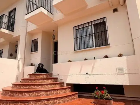 Chalet en calle Escritora Carolina Coronado