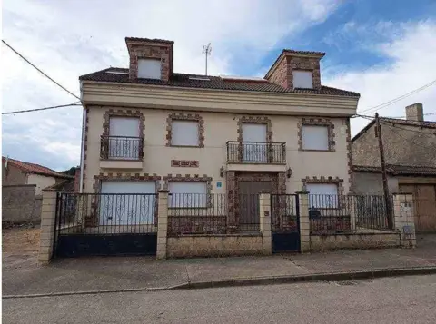 Casa adosada en calle Real