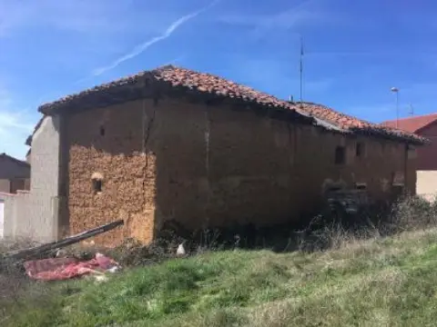 Casa adosada en calle La Iglesias