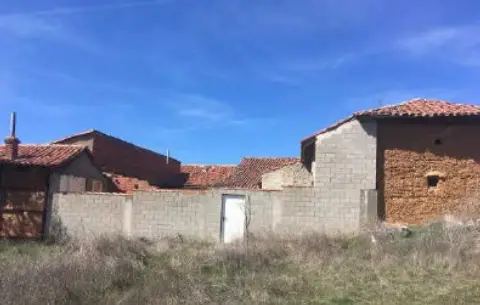 Casa adosada en calle La Iglesias