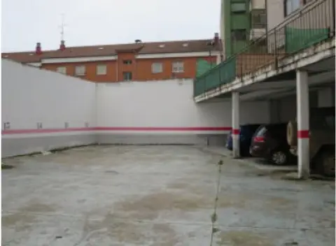 Garatge a calle de Rafael calleja