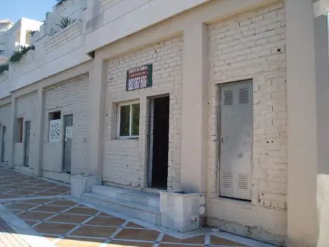 Local comercial en calle Res.Fuente Aloha,Ed.Murillo