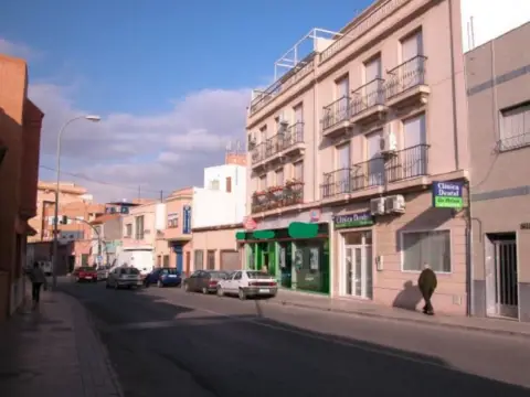 Local comercial en calle Ctra.De Nijar