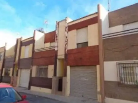 Casa adosada en calle de Alfonso XIII