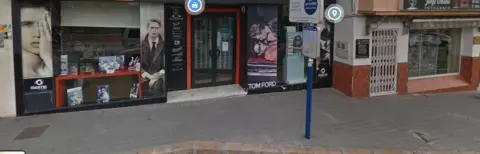 Local comercial en Plaza de la Ermita