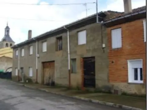 Casa adosada en calle de la Corredera