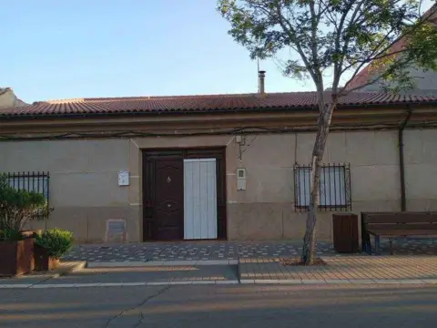 Casa adosada en calle del Calvario