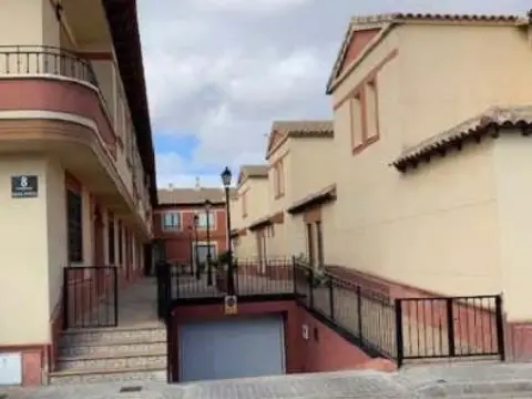 Casa adosada en calle Jacinto Espinos