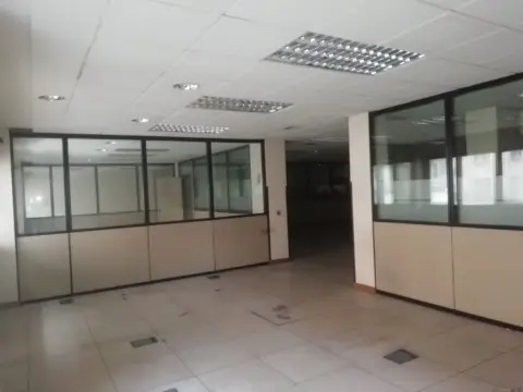 Local comercial en Paseo de Canalejas