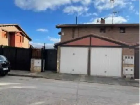 Casa en calle Clel Alamo