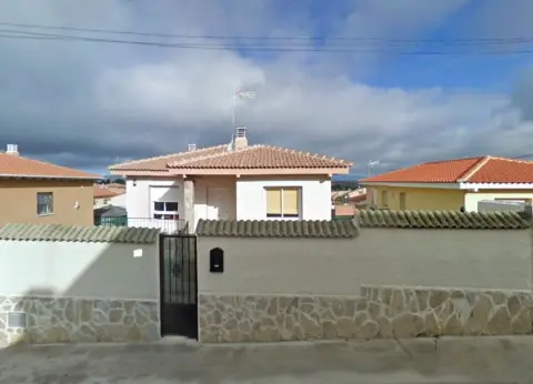 Casa adosada en calle de Cerro Alto