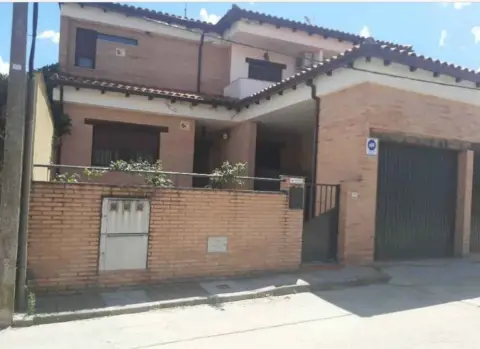 Casa adosada en calle de Zahurdillas