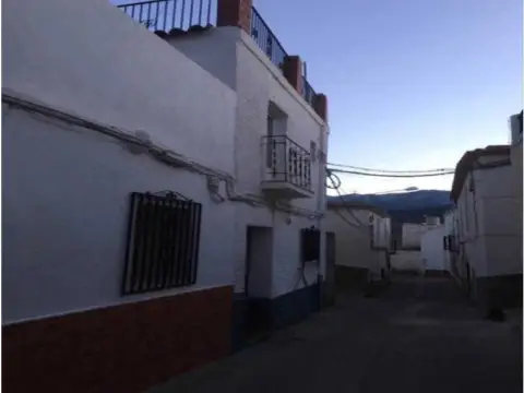 Casa adosada en calle del Castillo