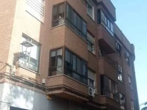 Piso en calle del Poeta Rafael Morales