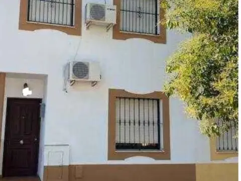Casa adosada en calle Grecia