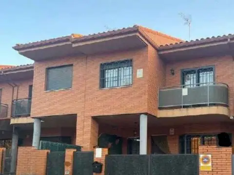 Casa adosada en calle C La Niña