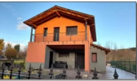 Casa en calle de la calleja