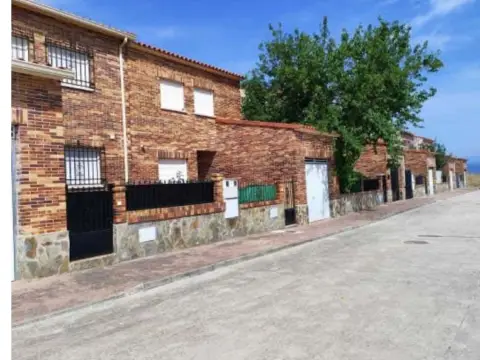 Casa adosada en calle Sierra de Gredos