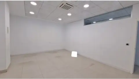 Local comercial en calle Clevaristo Valle