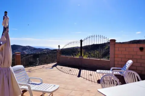 Finca rústica en Macharaviaya