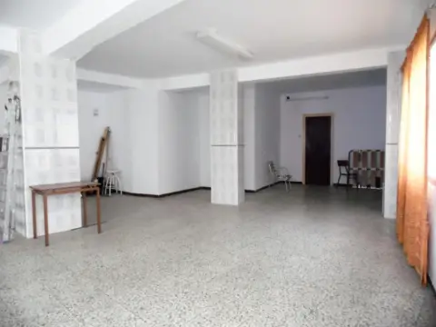 Local comercial en Núcleo