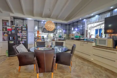 Finca rústica en Núcleo Urbano