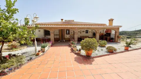 Finca rústica en Benajarafe