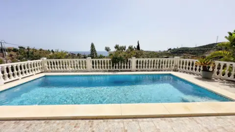 Finca rústica en Benajarafe