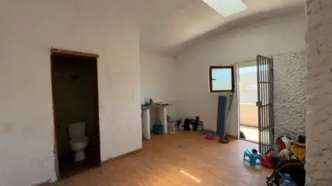 Local comercial en Avenida de Moya, 6