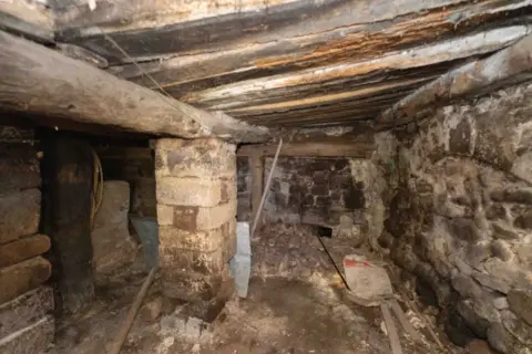 Casa adosada en Mora de Rubielos