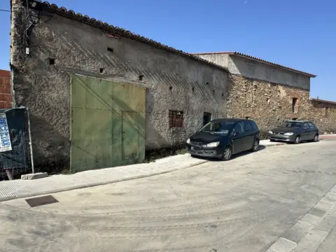 Nave industrial en Gargüera