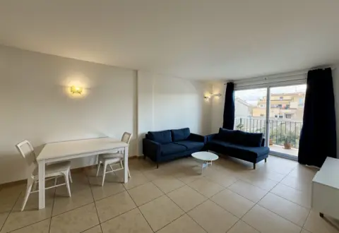 Piso en Ronda de Catalunya, 50