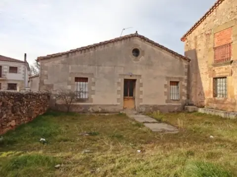 Chalet en calle de la Fuente, 13