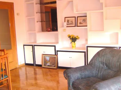 Piso en San Nicolás-La Toledana-Valle Amblés