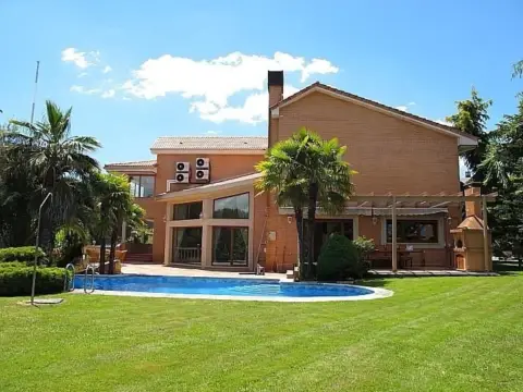 Casa en Valdecabañas