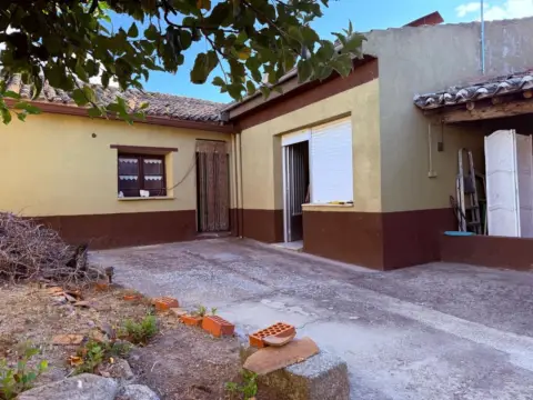 Chalet en Alaraz