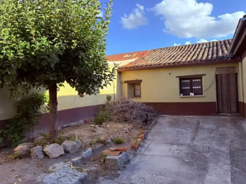 Chalet en Alaraz