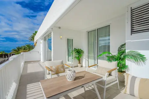 Apartamento en Callao Salvaje-Playa Paraíso-Armeñime