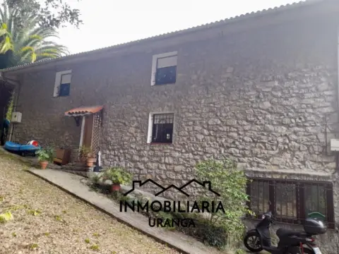 Chalet en Mioño-Santullán