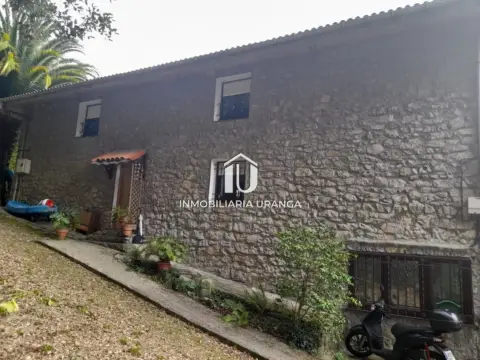 Chalet en Mioño-Santullán