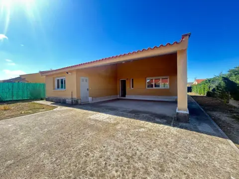 Chalet en Aldeamayor de San Martín