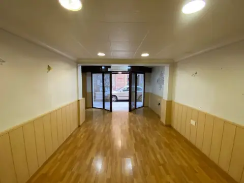 Local comercial en calle Madrid, 6