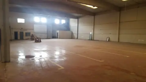 Nave industrial en Migjorn