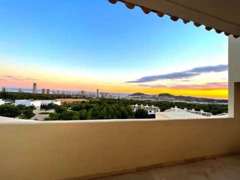 Ático en Urbanización Golf Bahía