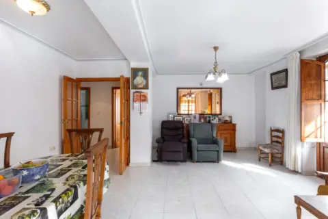 Edificio en Platja d'Oliva