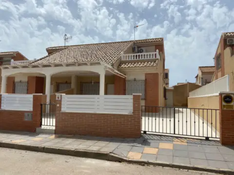 Casa adosada en Torre de la Horadada