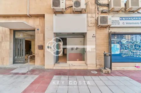 Local comercial en Ensanche-Diputación