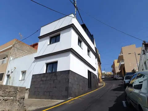 Chalet en Benavides