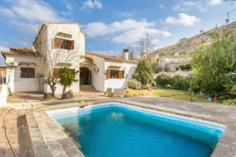 Chalet en Casas de Lloma