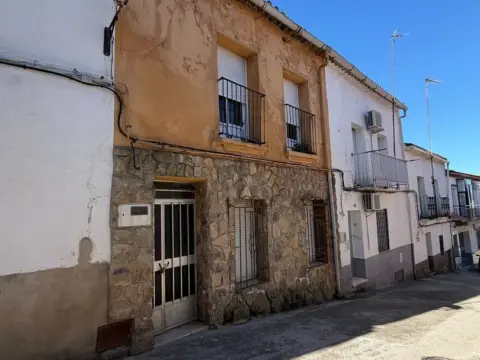 Chalet en Malpartida de Plasencia